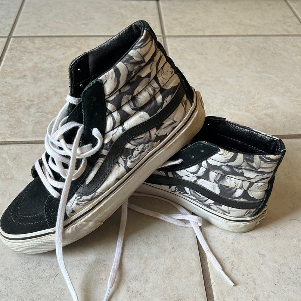 Vans Black and white roses hi tops